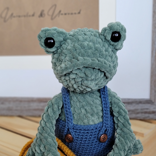 Low Sew - Herbert the Frog Crochet Pattern, crochet frog pattern, frog pattern, frog, doll pattern, overalls, low sew pattern, hat, no sew